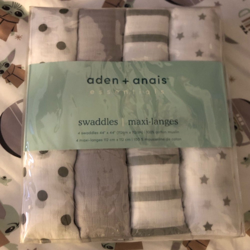 aden + anais Essentials Swaddles in Gray and White